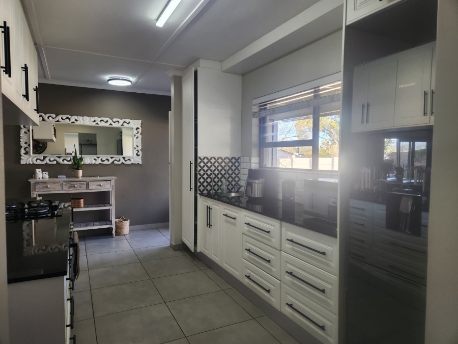4 Bedroom Property for Sale in Blanco Western Cape